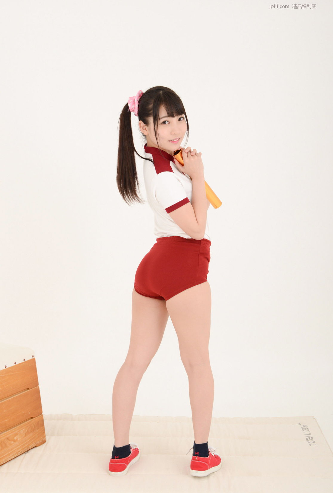 [ϺLOVEPOPд]  ľ  崿Ů Photoset Aoi Kururugi ѧ 5/100P ˽Ѿͷ P.1 